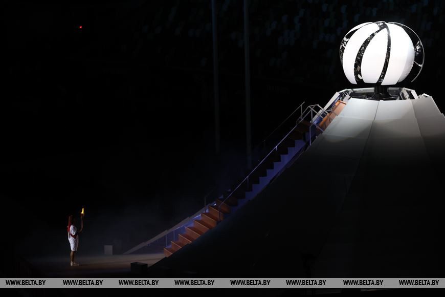 Честь зажечь огонь доверили четырехкратной победительнице турниров Большого шлема теннисистке Наоми Осаке Честь зажечь огонь доверили четырехкратной победительнице турниров Большого шлема теннисистке Наоми Осаке