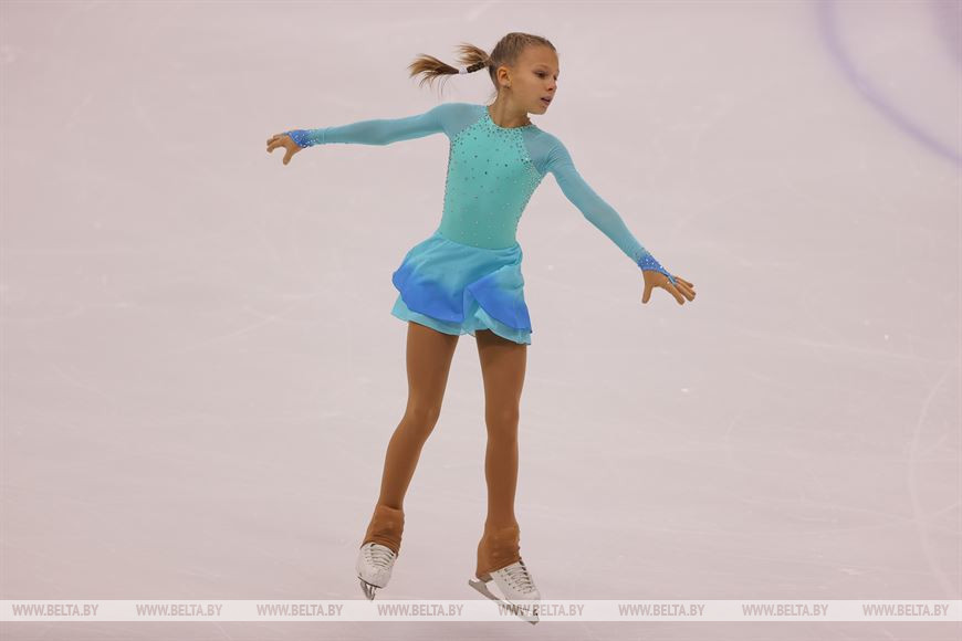 Соревнования в одиночных катаниях(девушки). Арина Пузикова