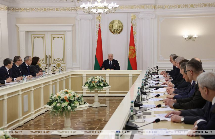 Во время совещания