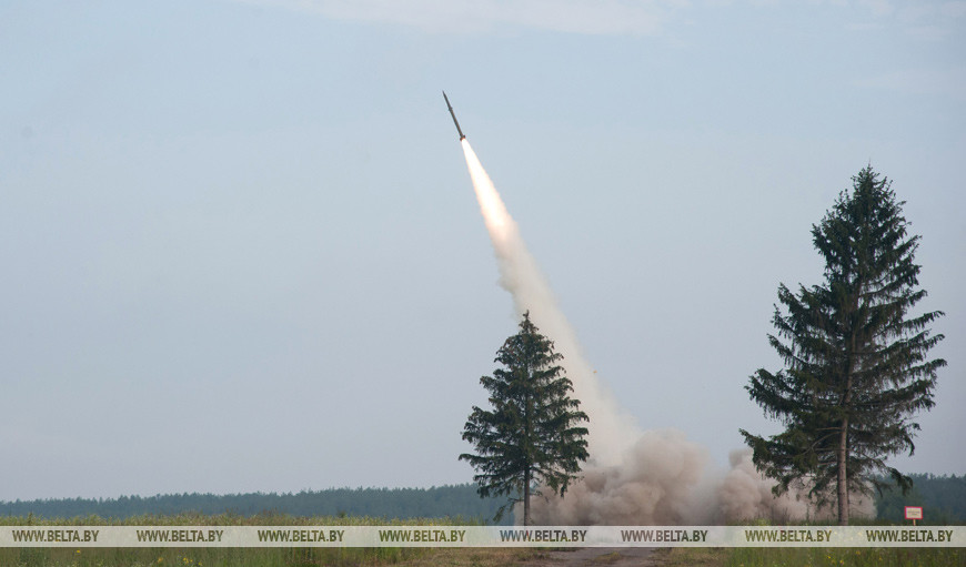 В Беларуси впервые проведены боевые пуски РСЗО "Полонез", 2016 год В Беларуси впервые проведены боевые пуски РСЗО "Полонез", 2016 год