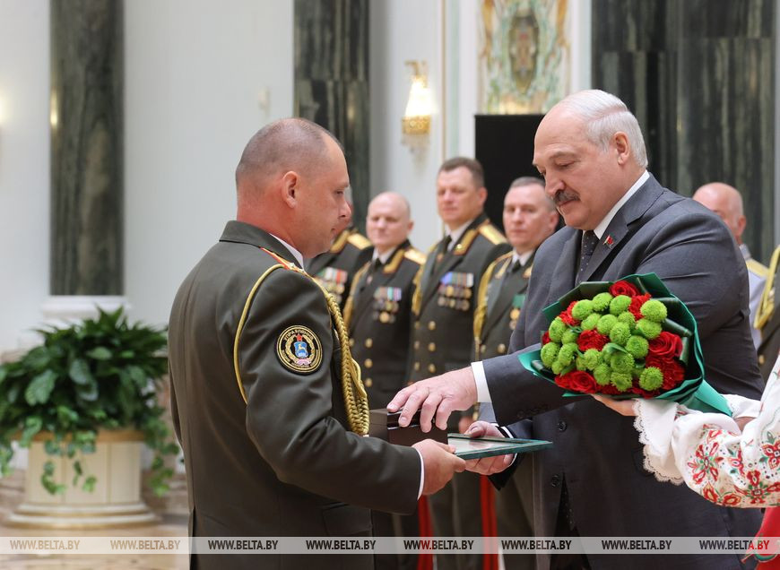 Выпускнику Военной академии Генерального штаба Вооруженных Сил РФ Вадиму Сурову объявлена Благодарность Президента