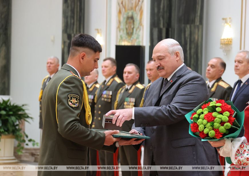 Выпускнику Военной академии связи Министерства обороны РФ Максиму Черенкевичу объявлена Благодарность Президента