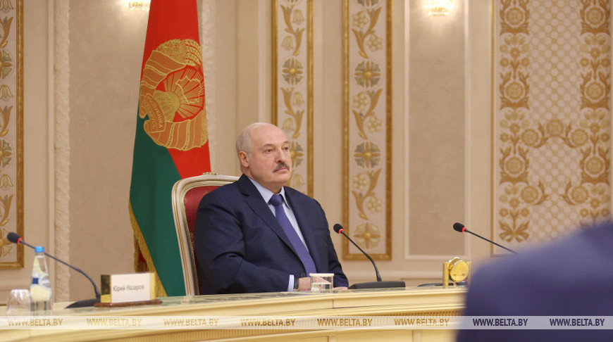 Александр Лукашенко во время встречи