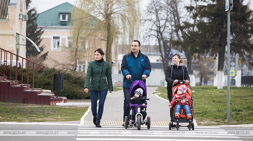 На улицах Брагина - городского поселка Гомельской области, пострадавший от аварии на ЧАЭС. Фото из архива На улицах Брагина - городского поселка Гомельской области, пострадавший от аварии на ЧАЭС. Фото из архива