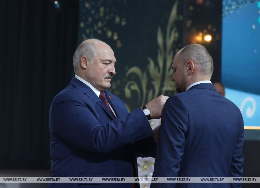 Медалью Франциска Скорины награжден директор дирекции информационного вещания ЗАО "Второй национальный телеканал" Анатолий Занкович