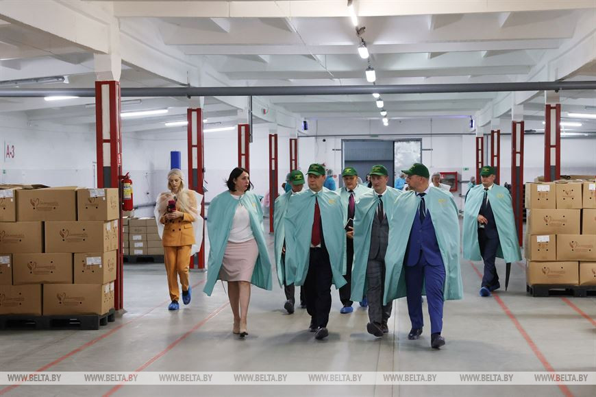 Премьер-министр Беларуси Роман Головченко посетил ОАО "Солигорская птицефабрика"