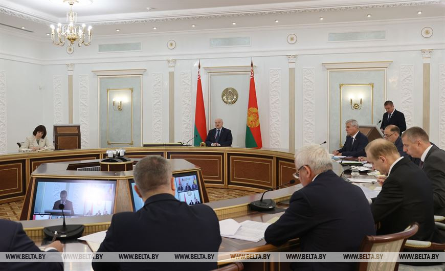 Во время совещания