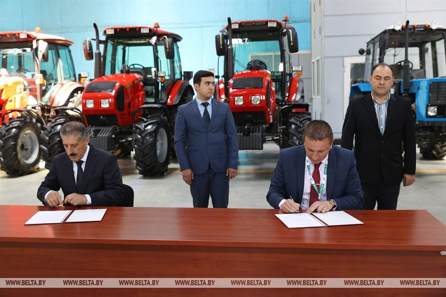 Подписание меморандума о сотрудничестве "Гомсельмаша" с Гянджинским автозаводом Подписание меморандума о сотрудничестве "Гомсельмаша" с Гянджинским автозаводом