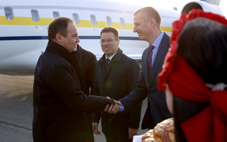 Правительственная делегация во главе с премьер-министром Беларуси Романом Головченко прибыла в Астрахань Правительственная делегация во главе с премьер-министром Беларуси Романом Головченко прибыла в Астрахань