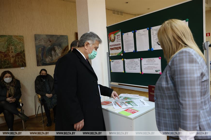 Глава мисси от СНГ Нематов Ильхом посетил избирательный участок в Минске Глава мисси от СНГ Нематов Ильхом посетил избирательный участок в Минске