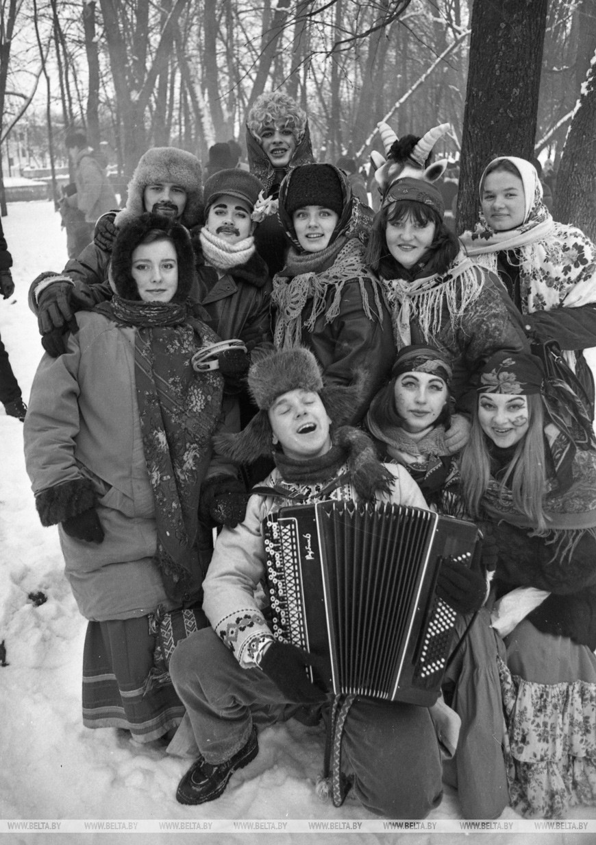 Рождество Христово. Гулянья в парке Горького. Минск, 1997 год