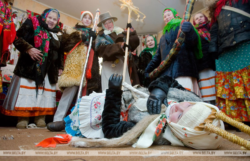 Колядные гуляния в деревне Закальное (Любаньский район, Минская область), 2009 год