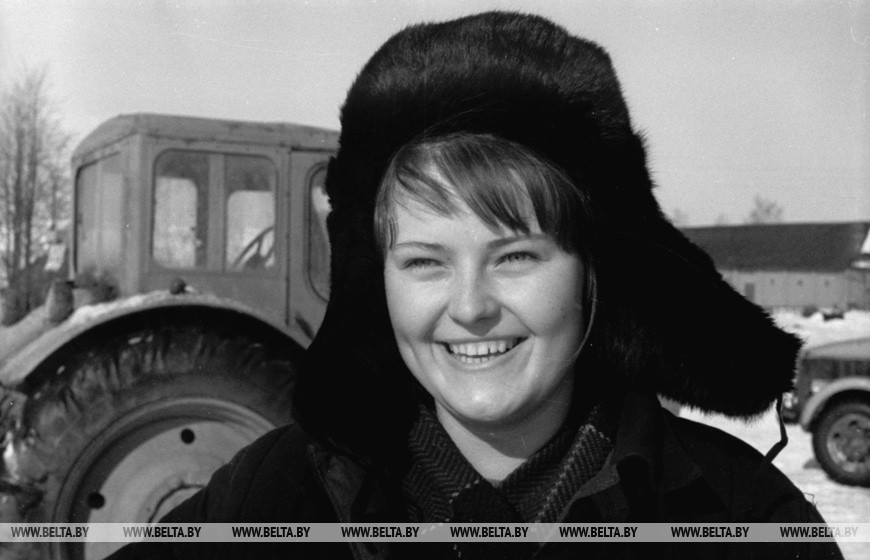Тракторист-машинист колхоза им. Фрунзе Шкловского района Галина Гуринова, 1979 год Тракторист-машинист колхоза им. Фрунзе Шкловского района Галина Гуринова, 1979 год