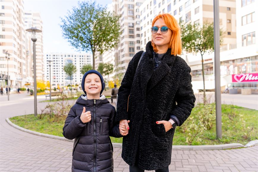 Вместе со своей семьей она живет здесь не первый год