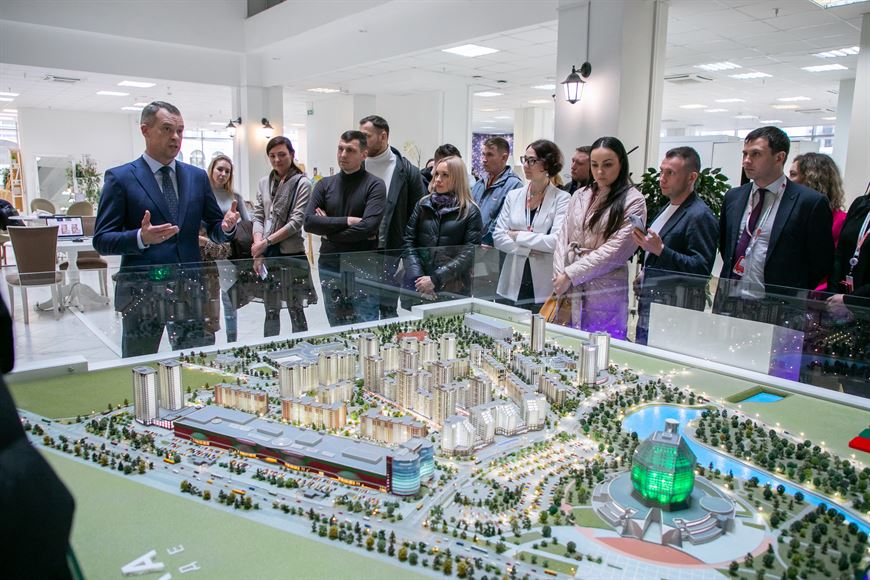 Россияне в Dana Center Россияне в Dana Center