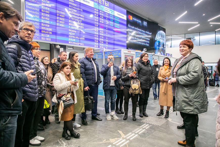 Делегация из Minsk World встречает москвичей в аэропорту! Делегация из Minsk World встречает москвичей в аэропорту!