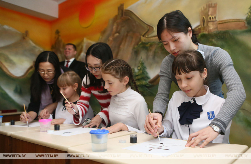 Свыше 600 школьников в Гродно изучают китайский язык, 2018 год