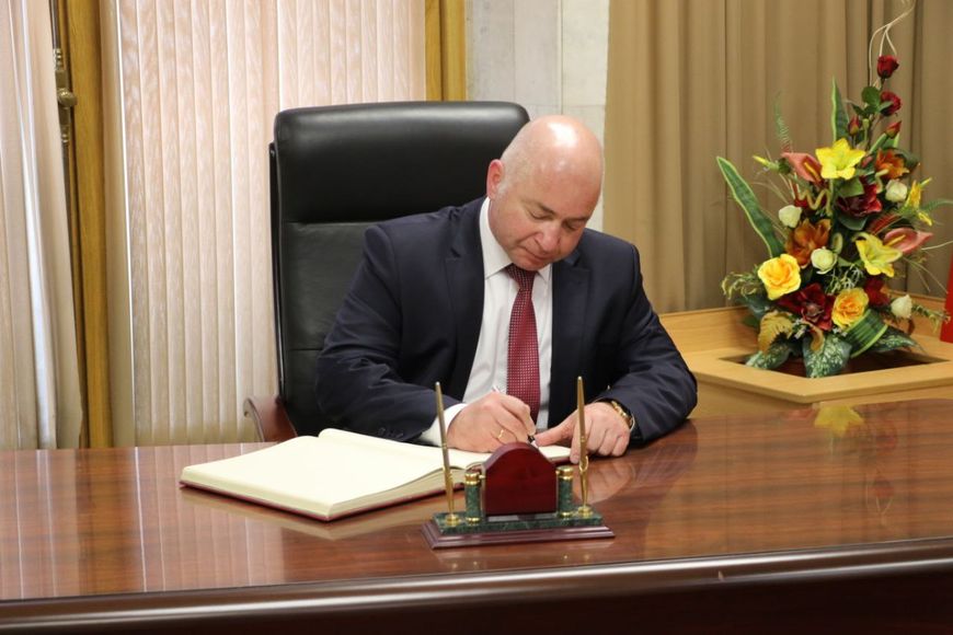 Дмитрий Гора Дмитрий Гора