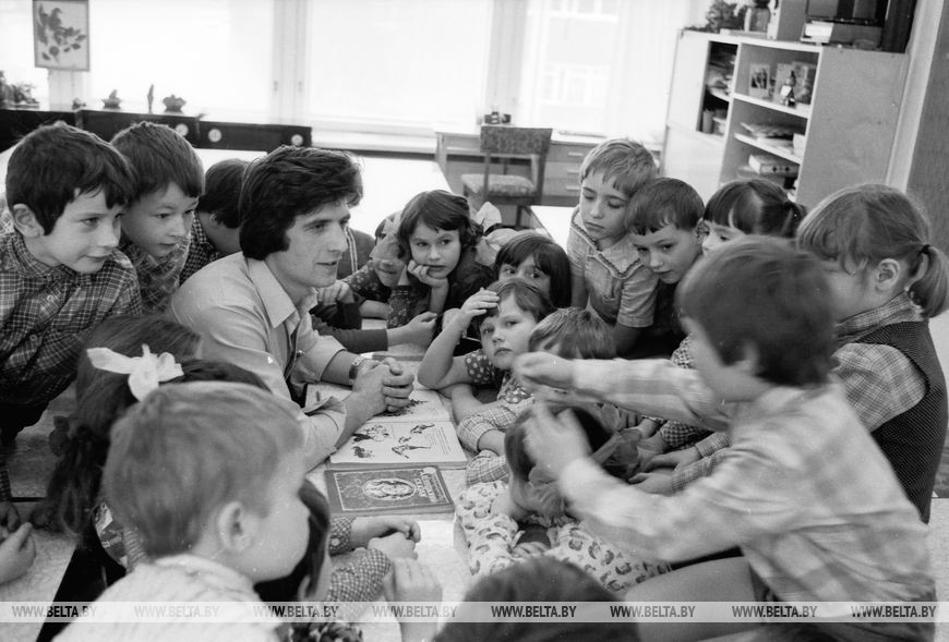 Интересный разговор в столичном детском саду №359, 1984 год Интересный разговор в столичном детском саду №359, 1984 год