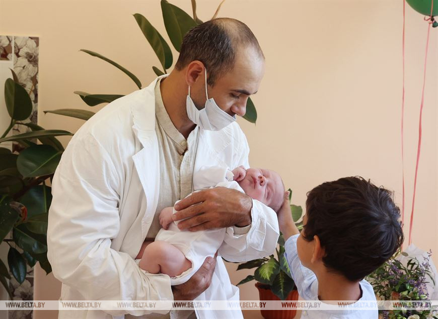 Многодетный папа Алексей Буйлов с сыновьями