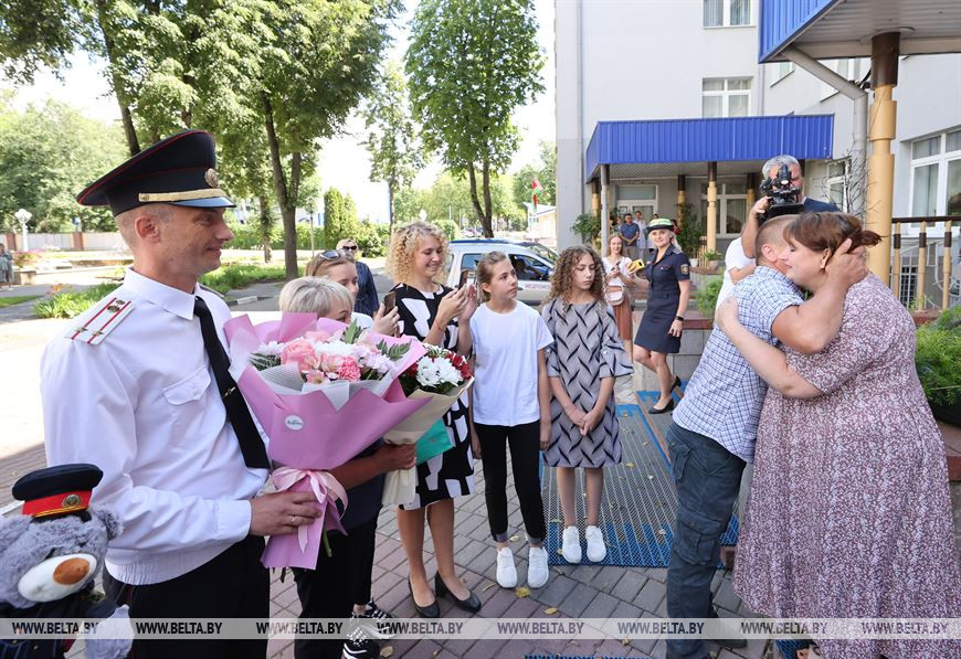 Крестницу "Славянского базара" и милиции поздравили с выпиской из Витебского областного роддома