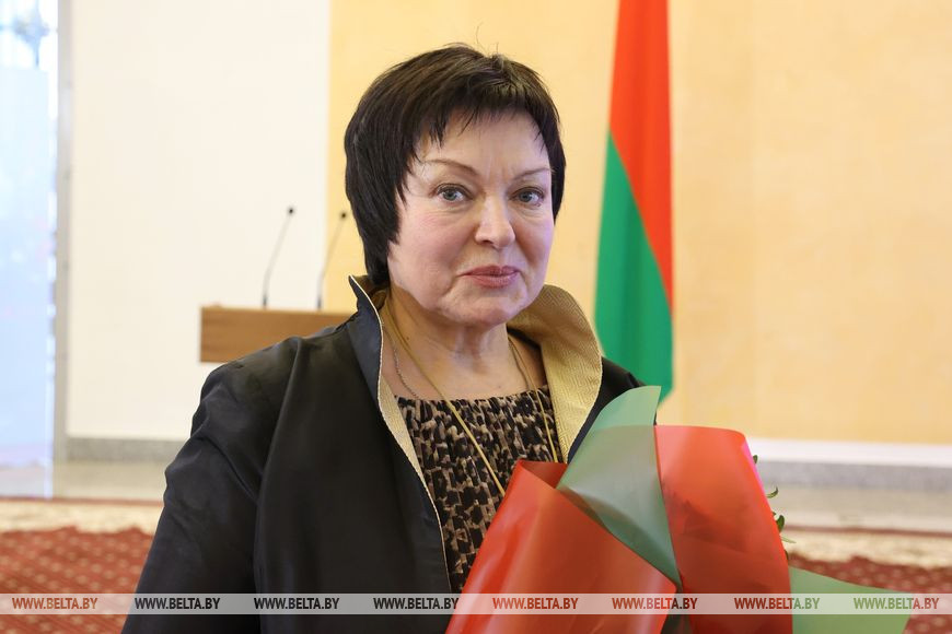 Медалью "За трудовые заслуги" профессору кафедры социально-гуманитарных дисциплин Института управленческих кадров Академии управления при Президенте Беларуси награждена Татьяна Печенева Медалью "За трудовые заслуги" профессору кафедры социально-гуманитарных дисциплин Института управленческих кадров Академии управления при Президенте Беларуси награждена Татьяна Печенева