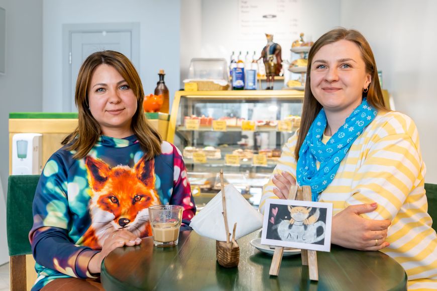 Мария (справа) и Юлия (слева). Сеть кофеен "Файны Лic"