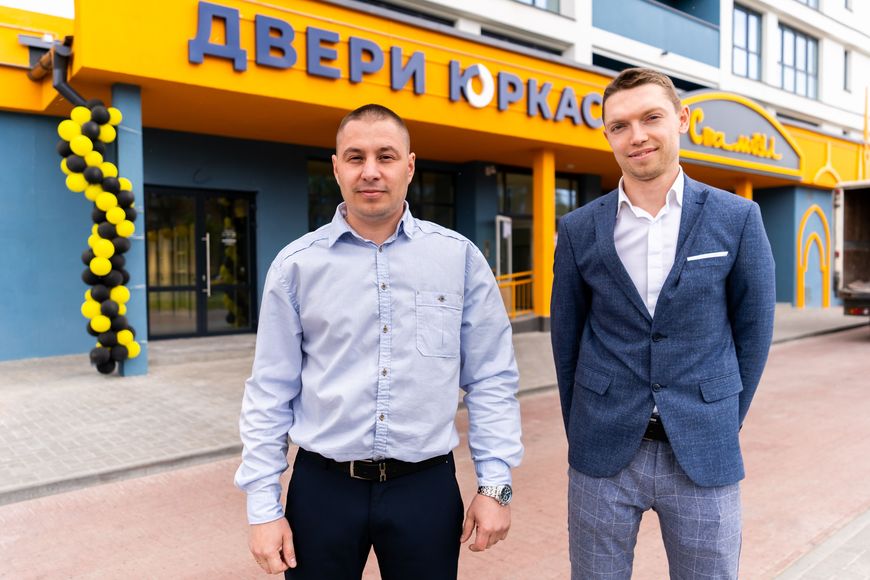 Руководство салона дверей "Юркас"