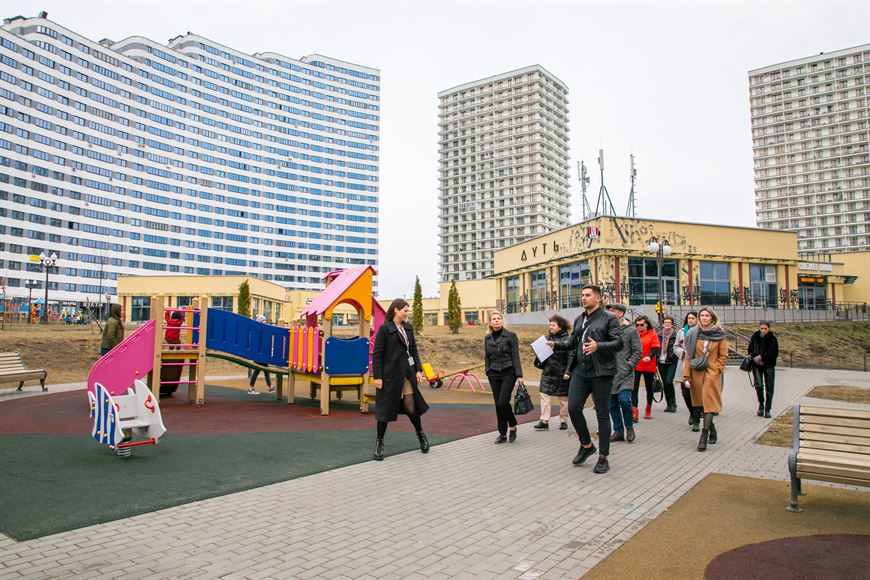 Москвичи в квартале "Эмиратс"! Москвичи в квартале "Эмиратс"!