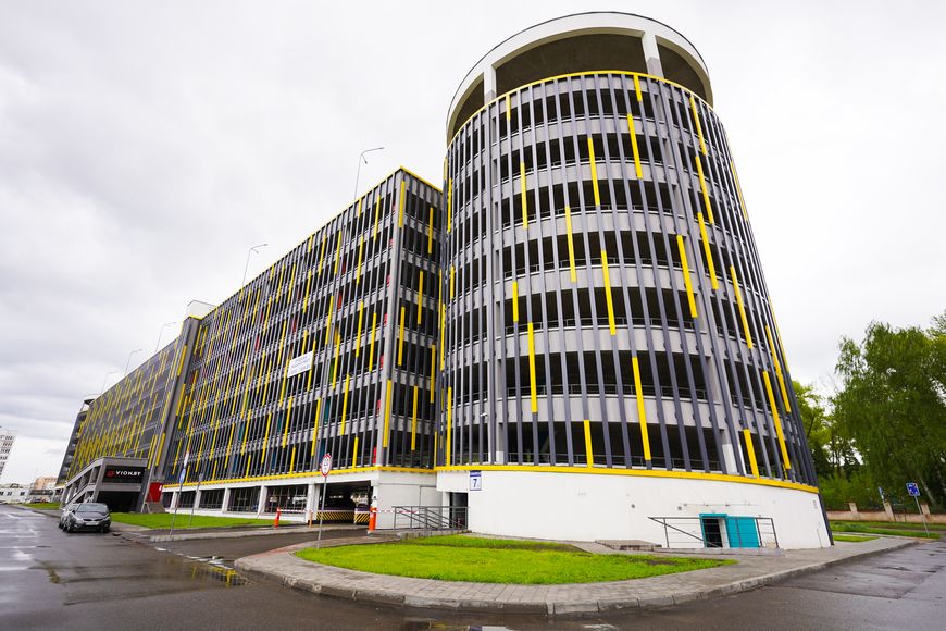 Девятиэтажный дом "для машин" ждет ваше авто! Девятиэтажный дом "для машин" ждет ваше авто!