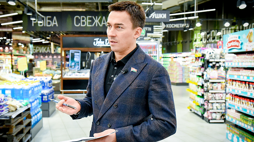 Член Совета Республики Национального собрания Республики Беларусь Дмитрий Басков провел мониторинг ценообразование в Минске. Фото Совета Республики Член Совета Республики Национального собрания Республики Беларусь Дмитрий Басков провел мониторинг ценообразование в Минске. Фото Совета Республики