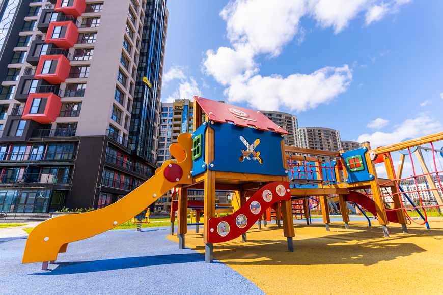 Квартал "Азия". Так ярко и красочно выглядит детский городок! Квартал "Азия". Так ярко и красочно выглядит детский городок!