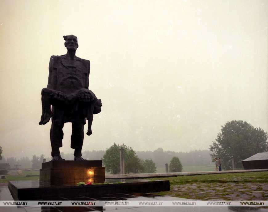 Центральный памятник мемориального комплекса "Хатынь", 1987 год