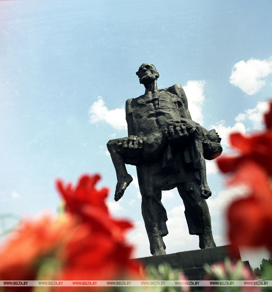 Центральная часть мемориального комплекса "Хатынь", 1989 год