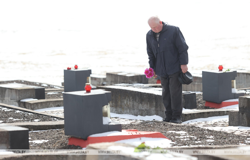 Акция памяти проходит 22 марта в мемориальном комплексе "Хатынь", 2021 год