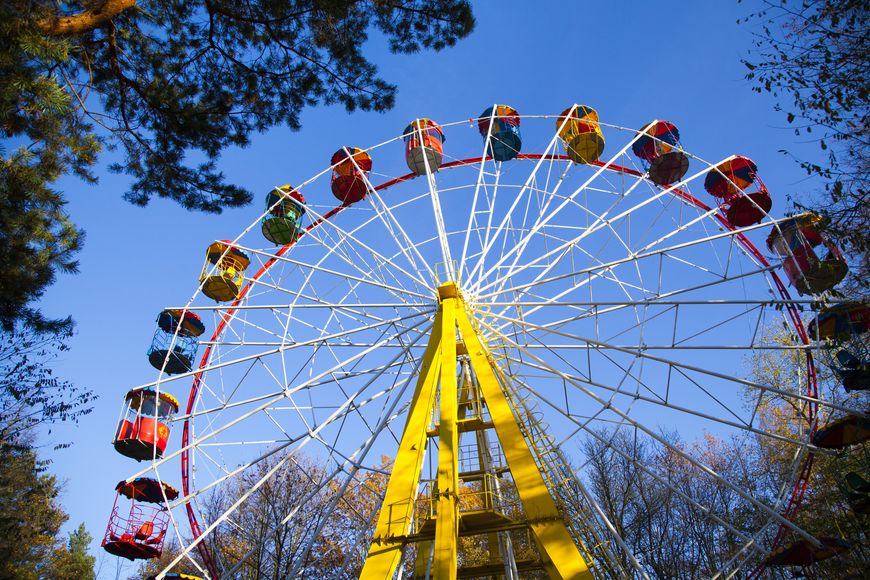 Колесо обозрения в Парке Челюскинцев