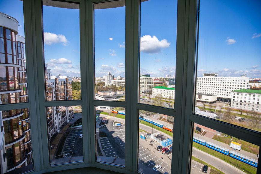 А за окном – проспект Независимости!