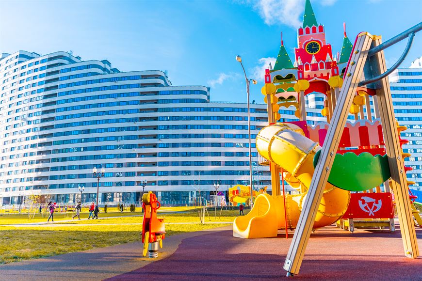 Детская площадка у дома "Волна" в квартале "Эмиратс" Детская площадка у дома "Волна" в квартале "Эмиратс"