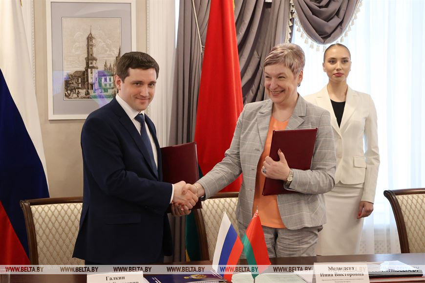 Руководитель Росстата Сергей Галкин и председатель Белстата Инна Медведева