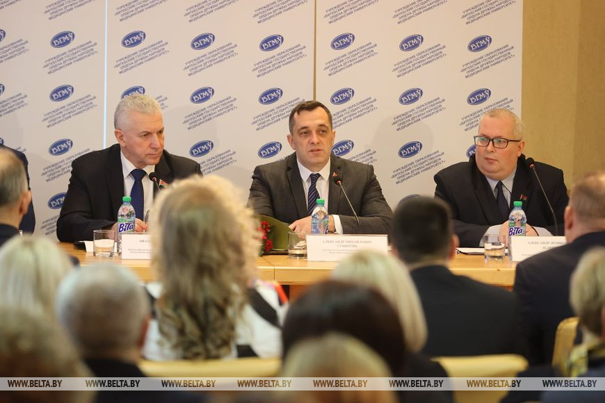 Во время заседания Во время заседания