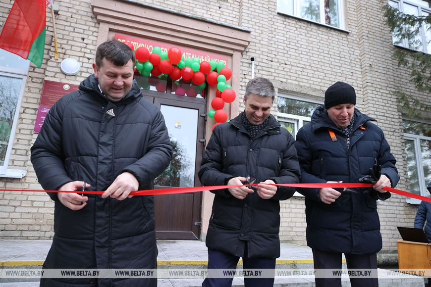 Заместитель министра спорта и туризма Александр Барауля, председатель Свислочского райисполкома Александр Версоцкий, помощник Президента - инспектор по Гродненской области Юрий Караев