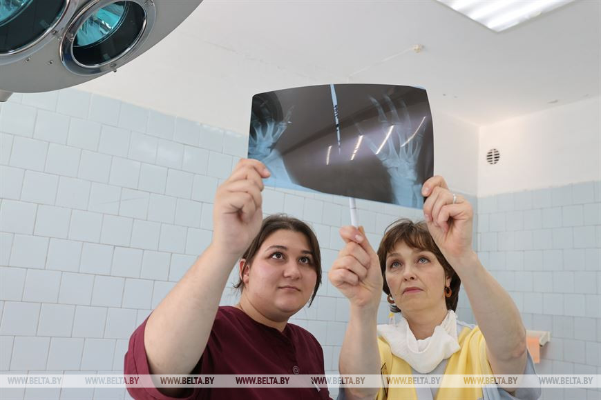 Карина Ващилова и медсестра Ирина Грекова