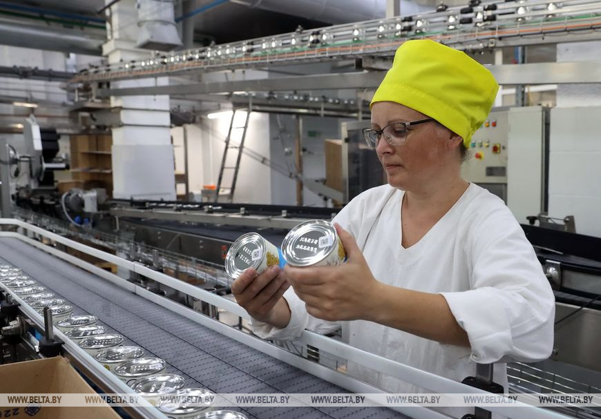 Упаковщик готовой продукции Людмила Кононова