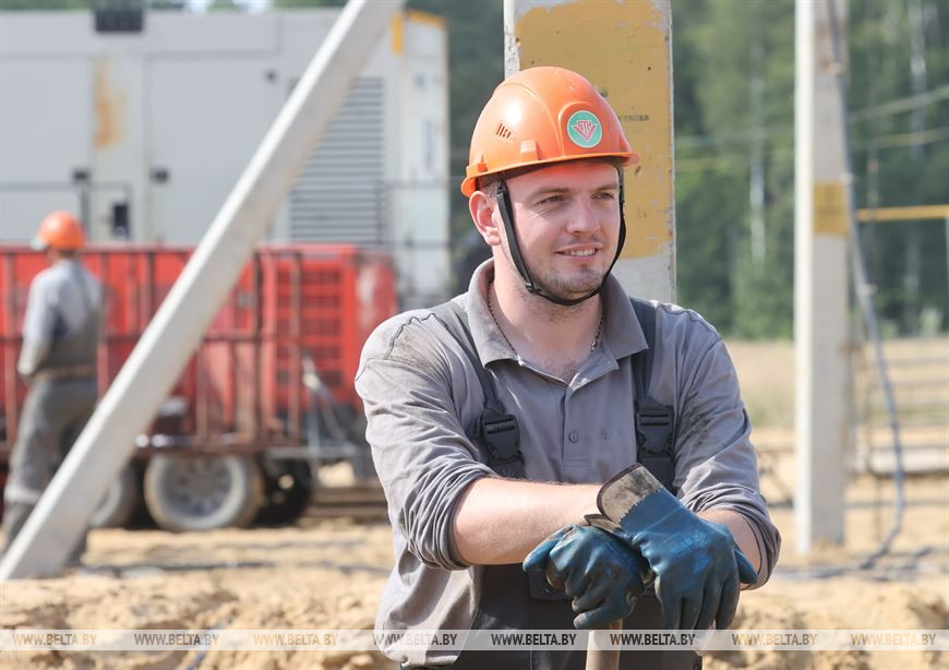 Помощник бурильщика Артём Шевеленко Помощник бурильщика Артём Шевеленко