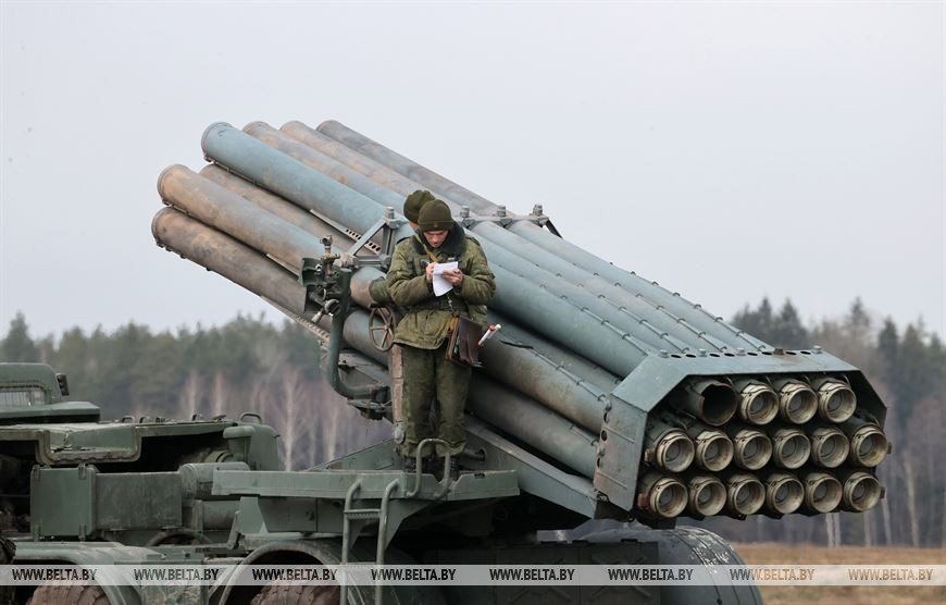 РСЗО "Ураган" на позиции РСЗО "Ураган" на позиции