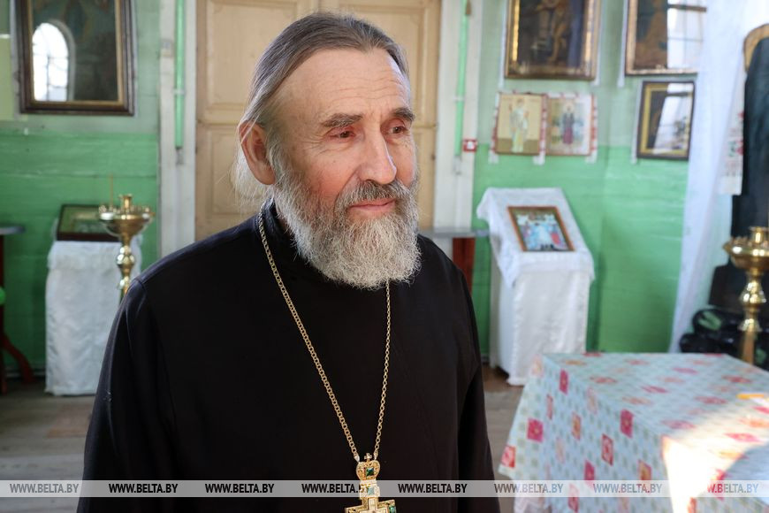 Настоятель Свято-Троицкого храма отец Николай Настоятель Свято-Троицкого храма отец Николай