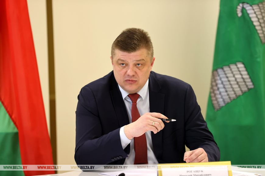 Николай Рогащук во время приема Николай Рогащук во время приема