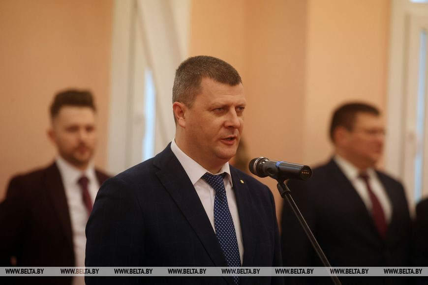 Министр финансов Республики Юрий Селеверстов Министр финансов Республики Юрий Селеверстов