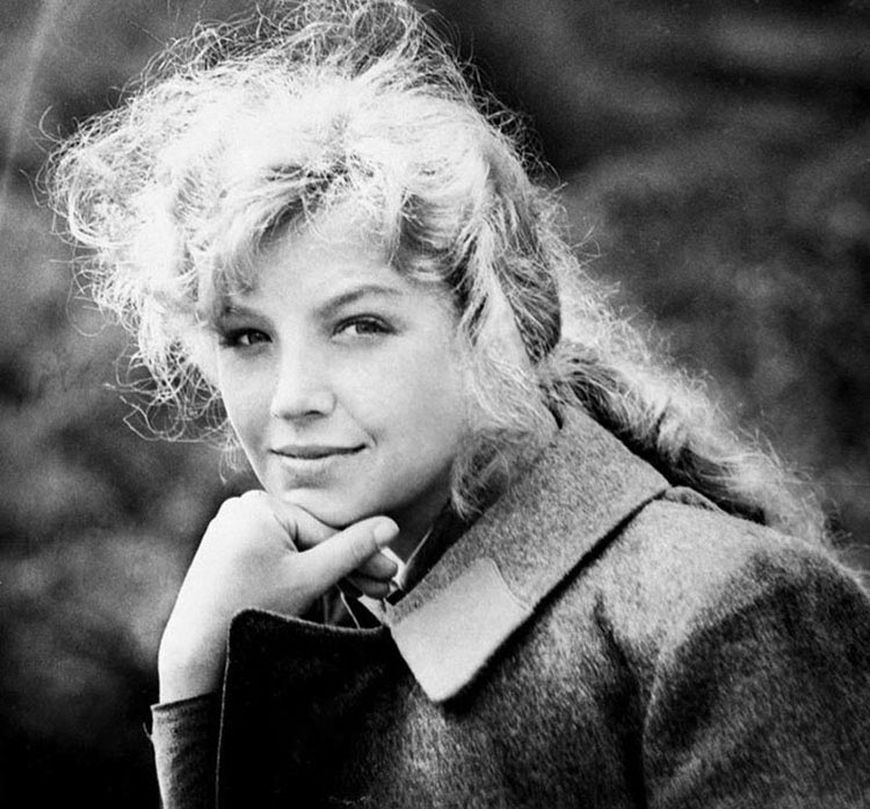 Во время съемок фильма "А зори здесь тихие". 1972 год. Фото kino-teatr.ru