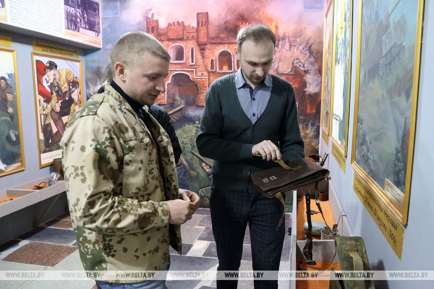 Заместитель директора колледжа Александр Матолин и заведующий отделением Дмитрий Петров